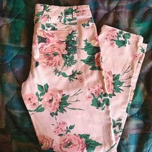 ***2/$18*** Ladies Printed Jeans